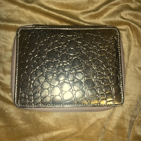 Boxom Bundle - Picture 2 of 3